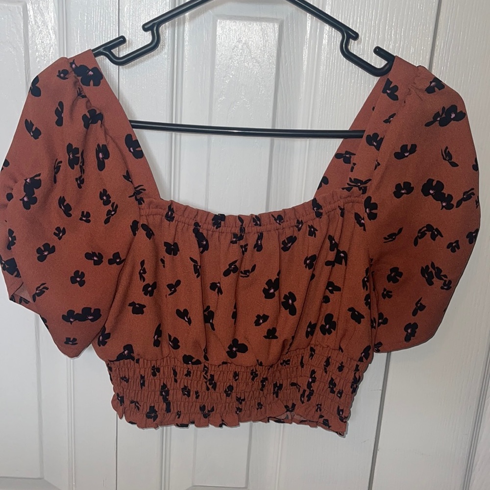 BRAND NEW - Nordstrom Flowered Crop Top -Small